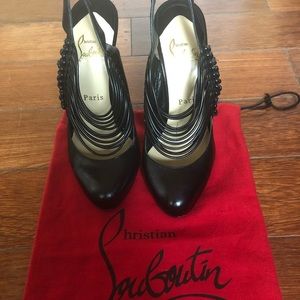 Christian Louboutin Leather Pumps. Size 37.